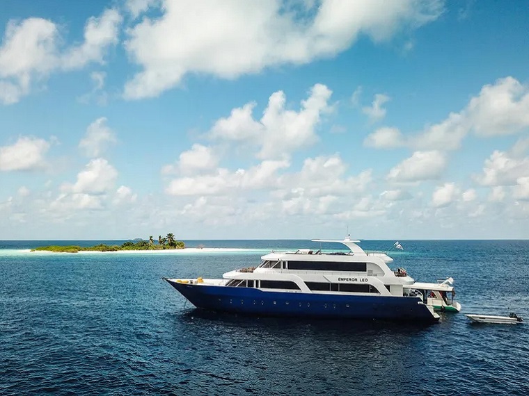 Emperor Leo, Maldives